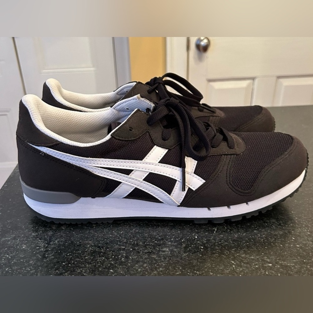 Onitsuka Tiger Shoes - Picture 2 of 9